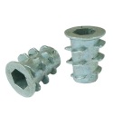 10x nástrčná oceľová nábytková vložka M4 x 10 mm skrutkovaná do dreva, typ DC