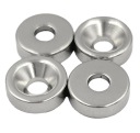 SILNÝ NEODYMOVÝ MAGNET 8x3 mm S OTVOROM 6/3,5 mm PRE SÚPRAVU 5 Skrutiek