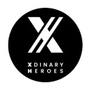 Špendlík Xdinary Heroes K-pop 58 mm, darček pre fanúšika kpopu