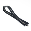YKK zips, 40 cm, ČIERNA farba, ukončený očkom