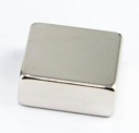 MPŁ 25x25x8 N42 neodymový doskový magnet, magnetická platňa
