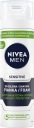 NIVEA MEN SENSITIVE Upokojujúca pena na holenie pre citlivú pokožku 200 ml