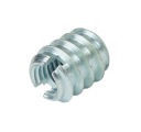 10x Nábytkový spoj M6 x 12 mm skrutkovaný do dreva, oceľová vložka so zárezom