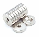 okrúhly NEODYMIOVÝ MAGNET NA SKRUTKU 12X3MM N33