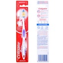 COLGATE Classic Hlboká zubná kefka Medium.