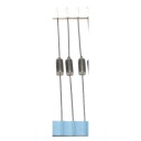 Tantalový kondenzátor s priechodným otvorom 2,7uF 15V 10% x3