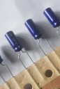 10 ks ELEKTROLYTICKÝ KONDENZÁTOR 22uF 50V