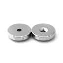NEODYMOVÝ MAGNET 25x4 mm otvor 7,5/4,5 NA SKRUTKU 2 ks