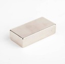Obdĺžnikový neodymový magnet 29 mm x 14 mm x 5 mm