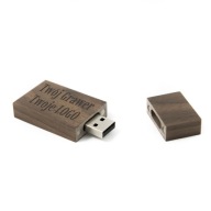 Široký drevený prívesok Tmavé drevo - Orech 4 GB USB 2.0 + GRAVÍROVANIE LOGA