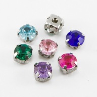 Kamienky na šitie v košíku Akryl 8x8x6mm 10 ks