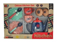 Sada hracieho kuchynského náčinia na piknik, tanier, čajník, šálka, lyžička