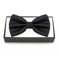 Pánsky čierny elegantný motýlik v krabičke
