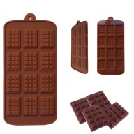 Hnedá flexibilná silikónová forma na mini čokoládové tyčinky a pralinky