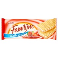 JUTRZENKA Familijne vafle s jahodami a smotanou