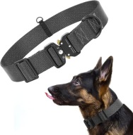 Nylonový obojok pre psa s kovovou prackou S čierny 28-38cm
