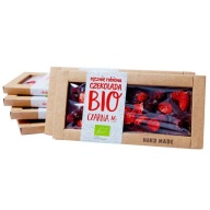 DEZERTNÁ ČOKOLÁDA S JAHODAMI A BIO OČERNICAMI