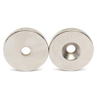 NEODYMIOVÝ MAGNET 25x7,5/4,5x3 mm NA SKRUTKU ks N42 SUPER STRONG