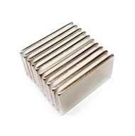 NEODYMIOVÝ MAGNET 25x10x2 mm - 2 ks SILNÝ