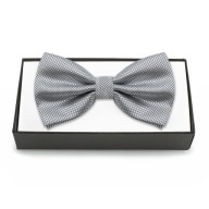 Pánsky sivý elegantný motýlik v krabičke