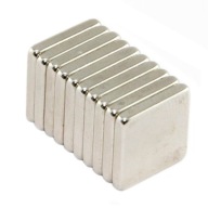 NEODYMOVÝ MAGNET 12x12x2 N38 - 10 KS