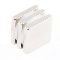 NEODYMIOVÝ MAGNET TANIER 17x17x3 N38 - 3 KS