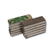 Neodymový magnet 15x5x2 mm s 3M lepiacou páskou 10 ks
