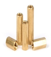 Mosadzné rozperné puzdro M3 28mm