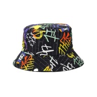 Farebný letný klobúk s rybími graffiti nápismi
