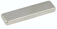 SILNÝ NEODYMOVÝ PLÁŠŤOVÝ MAGNET 40x10x4 / NEODYMOVÉ MAGNETY /