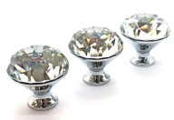 NÁBYTKOVÁ KĽÚČKA KĽÚČKA CRYSTAL FI25 KRÁSNA SADA DIAMANTOV x 3