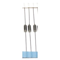 Tantalový kondenzátor s priechodným otvorom 2,7uF 15V 10% x3