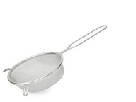 NEREZOVÝ KUCHYNSKÝ SITOK S CEDNÍKOM 14 cm