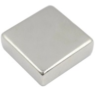 SILNÝ NEODYMOVÝ TAŠŤOVÝ MAGNET 15x15x5 / NEODYMOVÉ MAGNETY /