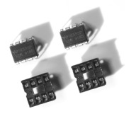 NE555P DIP8 Texas Instruments - 2 ks so stojanmi