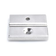Magnetický držiak na tanier s otvorom na skrutku UMP 30x13,5x5 N 1 kus