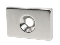 NEODYMIOVÝ MAGNET S OTVOROM NA SKRUTKU 30x20x5 SILNÝ