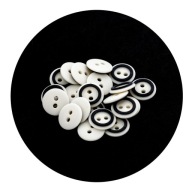 Gombíky 13mm dve dierky 10ks čiernobiele