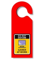 GAMER AT WORK vešiak na dvere pre hráčov