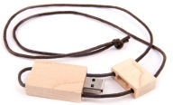 Drevený prívesok so šnúrkou 2 GB + gravírovanie