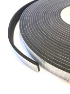 EPDM samolepiace tesnenie 4mm x 20mm x 10m