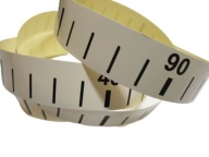 Centimetrový samolepiaci rozmer 100 cm.