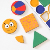 Sada 48 magnetov s klasickými Montessori tvarmi
