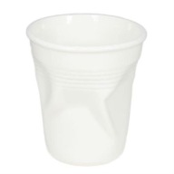 DRVENÝ hrnček VYPADÁ AKO VYTVORENÝ PORCELÁN