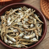 Fishka ančovičky, sušený slaný pivný snack