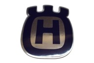 NÁLEPKA HUSQVARNA NÁLEPKA 5,1 x 6,1 cm