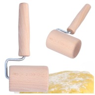 VALEC NA VAĽANIE CESTA, kompaktný, na plech, formu na pizzu, vyrobený z bukového dreva