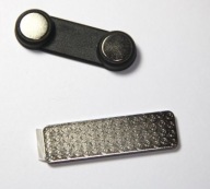 Dvojitý kovový magnet na ID odznaky, 1 ks.