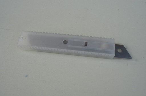 ČEPELE zlomené 18mm SK-5 10ks DÁVKOVAČ BAL