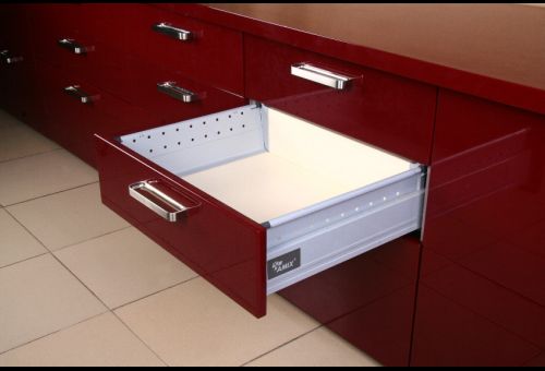 KOVOVÁ STRANA PRE SYSTEMBOX STREDNEJ ZÁSUVKY L-450